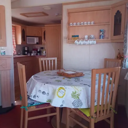 Campsite Mobil Front De Portbail